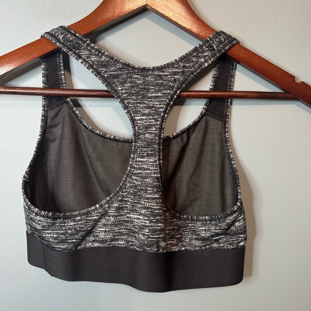 Victoria’s Secret Sport The Player Racerback Sports Bra. Size Small - Picture 4 of 8